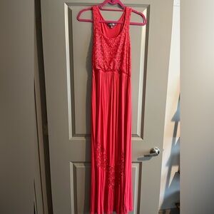 Maxi dress with lace detailing